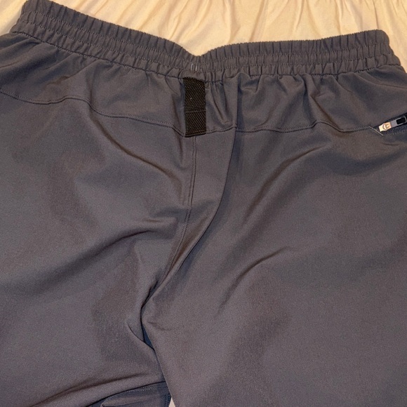Lulu lemon gray wind pants - Picture 7 of 9